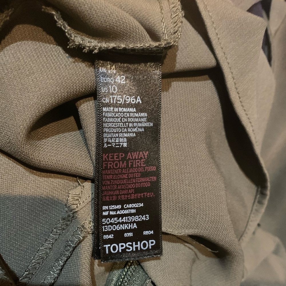 LN TOPSHOP BLOUSE. TIE WAIST, FLOWY SLEEVES, SEXY CUT OUT IN BACK & FRONT❤️ - Picture 9 of 9